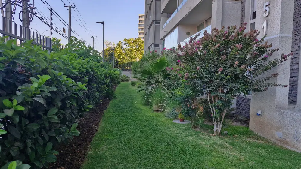 Departamento en venta en Ñuñoa cerca Metro Irarrázabal, 2D/2B con vista a la cordillera, estacionamiento y bodega