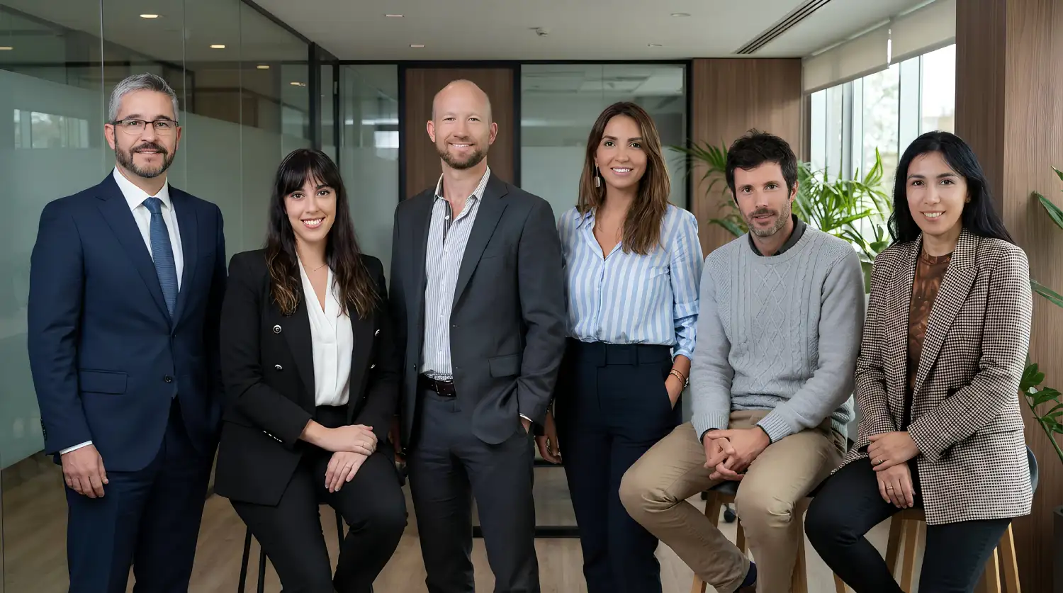 corredora de propiedades profesional en Santiago Oriente