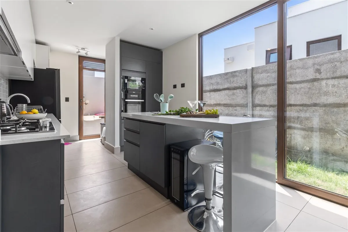 Casa en venta 3 dormitorios y 3 baños con piscina en Piedra Roja Chicureo