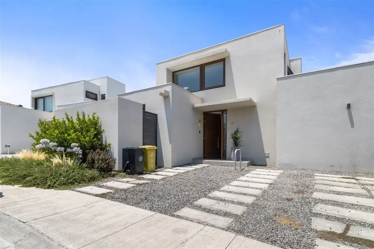 Casa en venta 3 dormitorios y 3 baños con piscina en Piedra Roja Chicureo