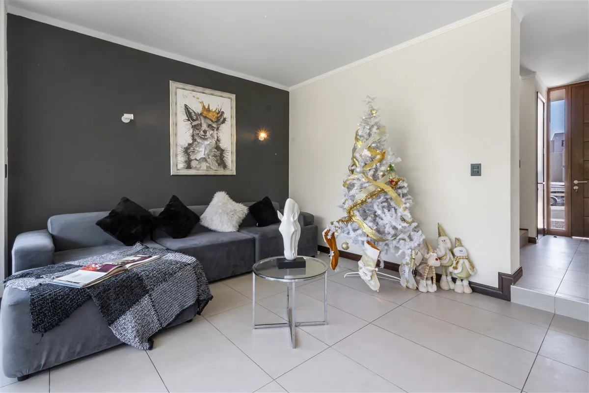 Casa en venta 3 dormitorios y 3 baños con piscina en Piedra Roja Chicureo