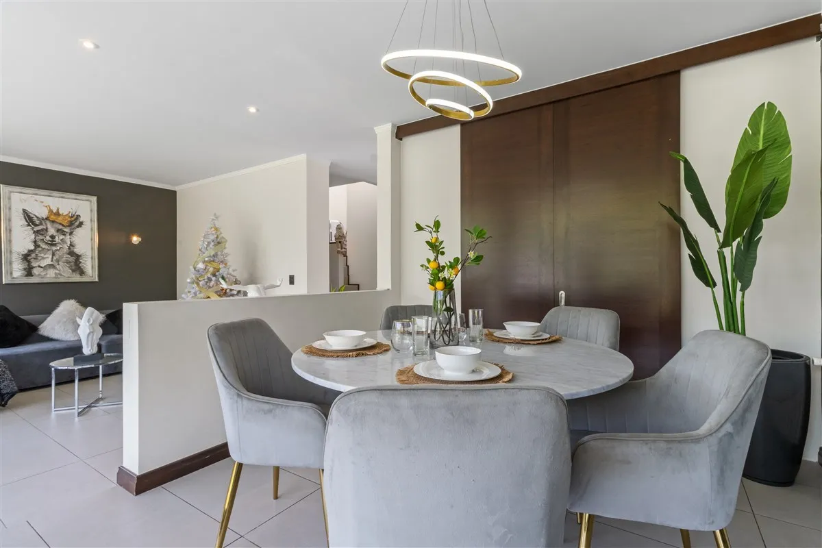 Casa en venta 3 dormitorios y 3 baños con piscina en Piedra Roja Chicureo