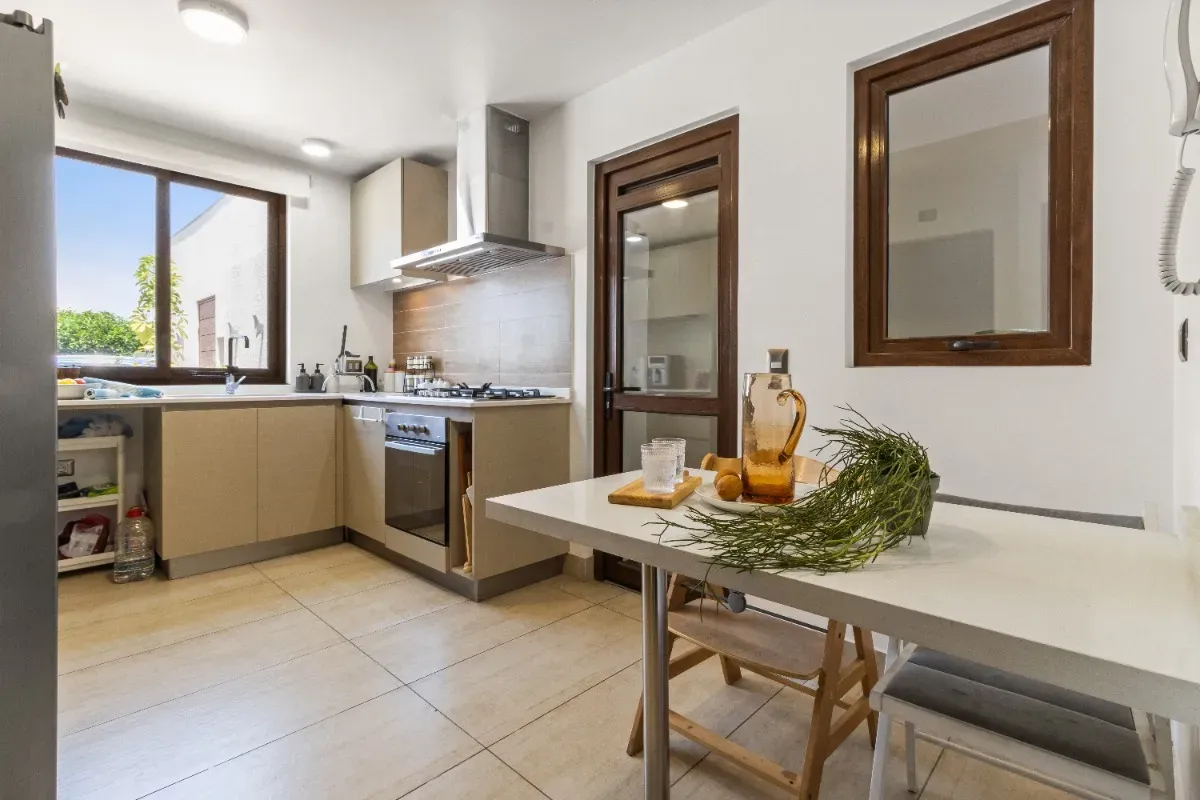Casa impecable en condominio 
